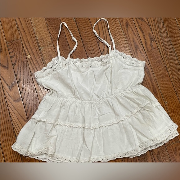 Elegant White Lace Camisole - Picture 5 of 10